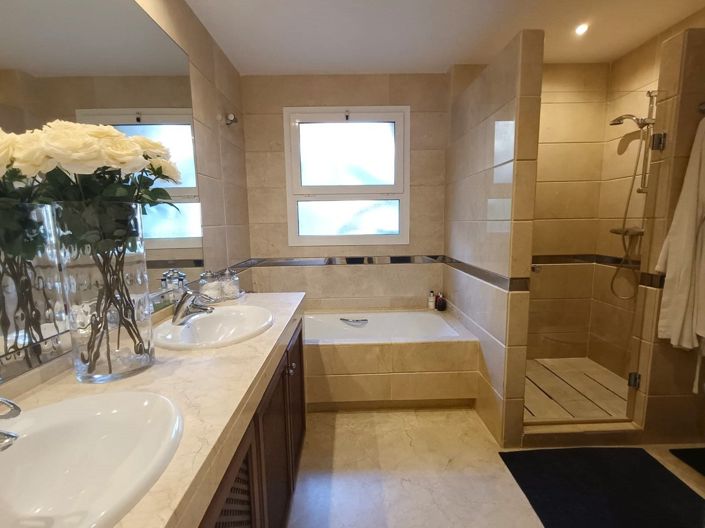 Image No.18-3 Bed Apartment for sale