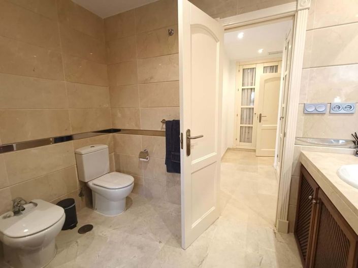 Image No.20-3 Bed Apartment for sale