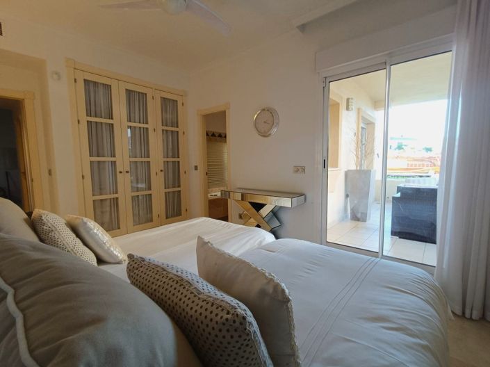 Image No.24-3 Bed Apartment for sale