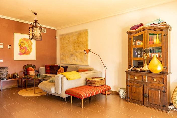 Image No.12-4 Bed Apartment for sale