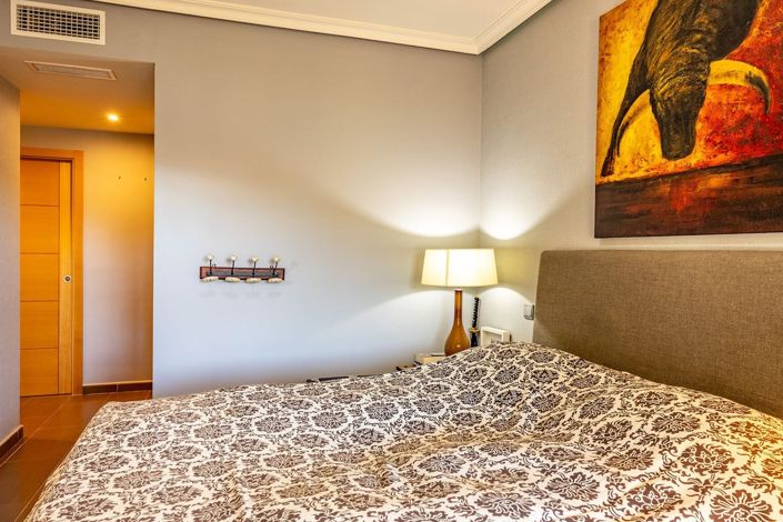 Image No.20-4 Bed Apartment for sale