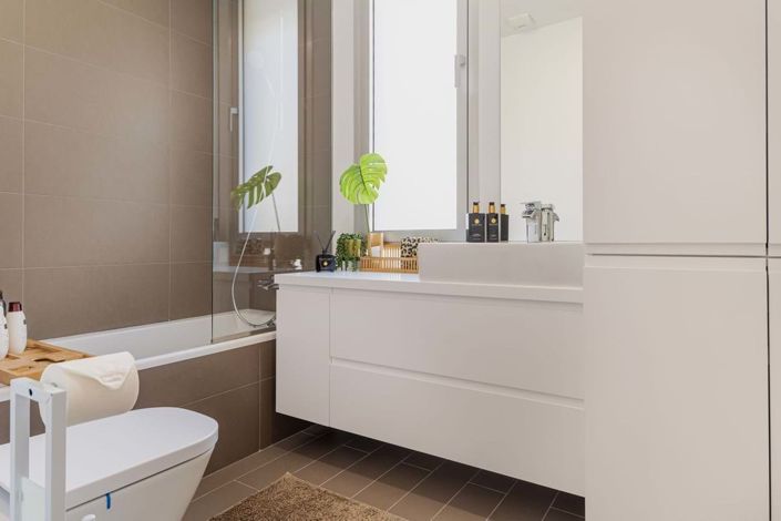 Image No.14-3 Bed Townhouse for sale