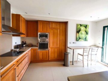 1447-525847-78d1f4f8b6655591b02d22fabb36a692d