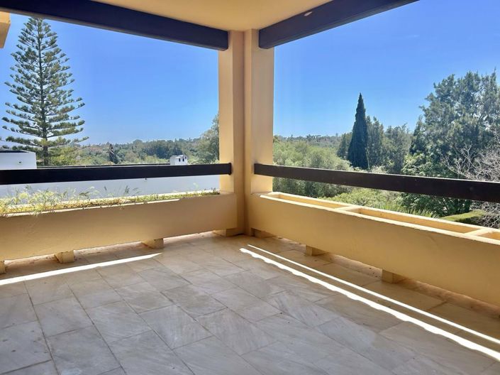Image No.1-4 Bed Apartment for sale