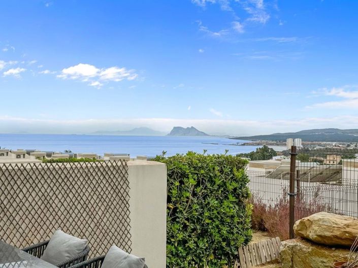 Image No.16-4 Bed Townhouse for sale