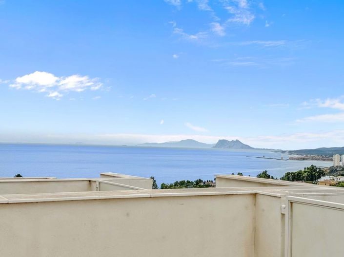 Image No.42-4 Bed Townhouse for sale