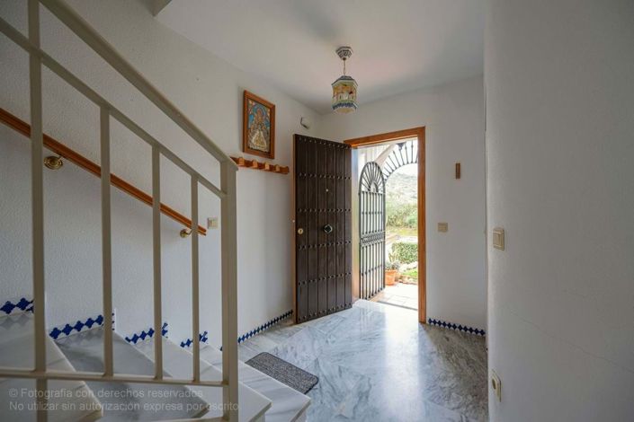 Image No.14-3 Bed Townhouse for sale