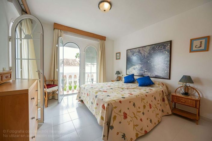 Image No.15-3 Bed Townhouse for sale