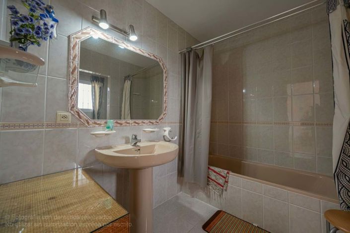 Image No.18-3 Bed Townhouse for sale