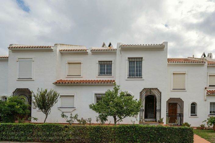 Image No.33-3 Bed Townhouse for sale