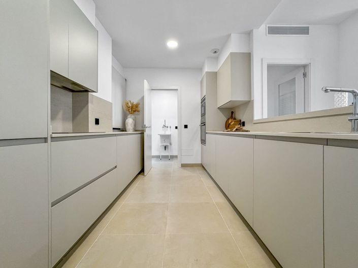 Image No.8-2 Bed Apartment for sale