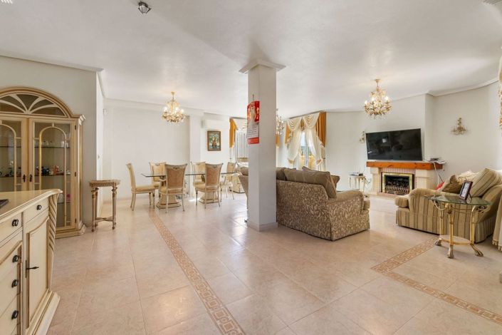 Image No.2-3 Bed Villa for sale