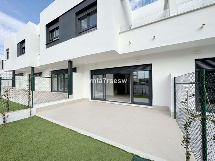 Image No.2-3 Bed Townhouse for sale