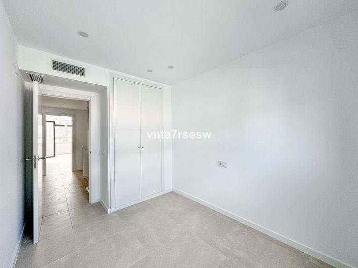 Image No.20-3 Bed Townhouse for sale