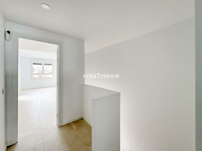 Image No.24-3 Bed Townhouse for sale