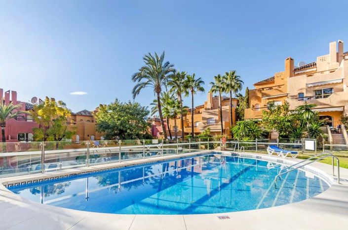 Image No.1-Maison de ville de 3 chambres à vendre à Marbella