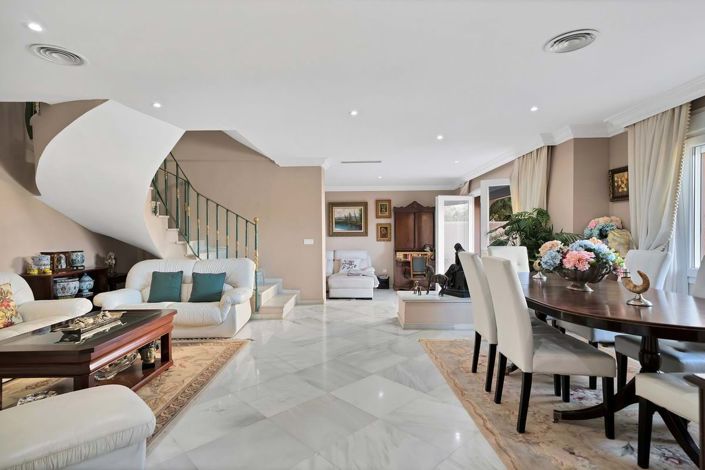 Image No.2-3 Bed Townhouse for sale