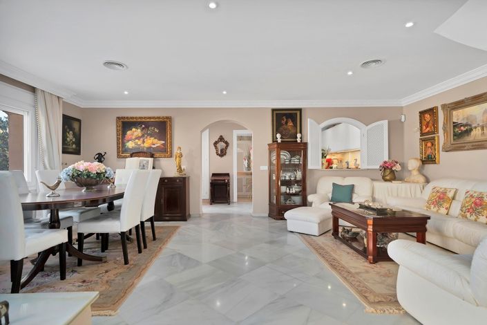 Image No.35-3 Bed Townhouse for sale