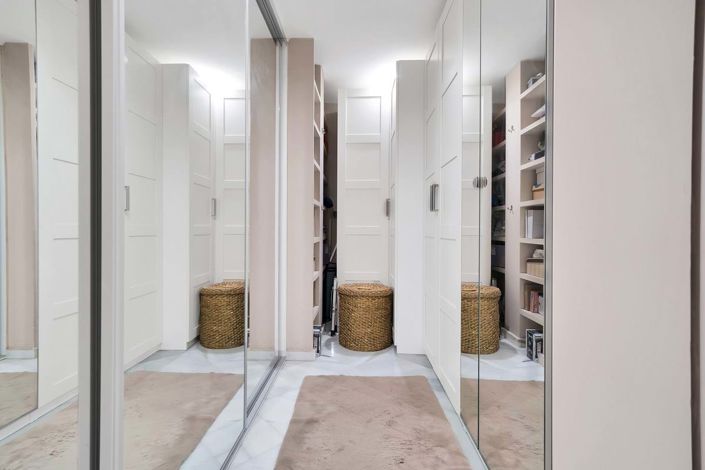 Image No.52-3 Bed Townhouse for sale