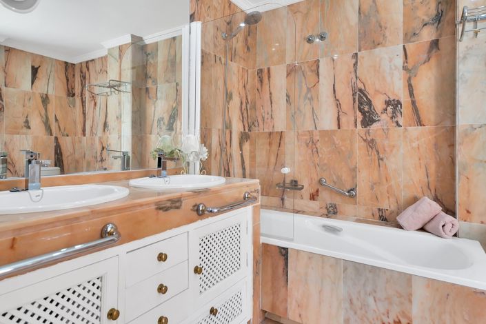 Image No.53-3 Bed Townhouse for sale