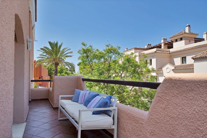 Image No.68-3 Bed Townhouse for sale