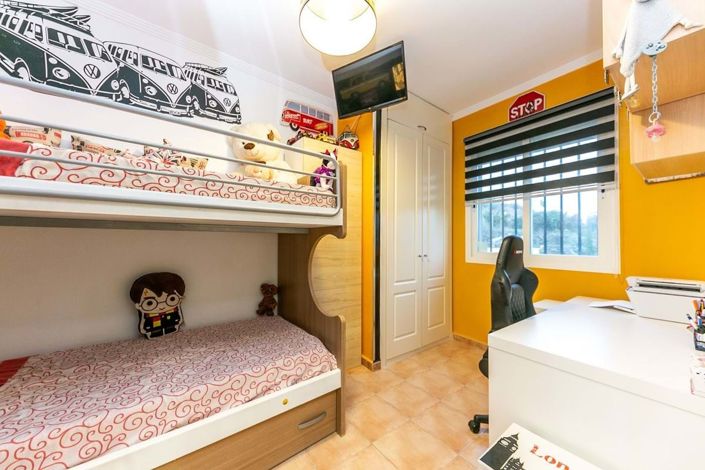 Image No.21-3 Bed Townhouse for sale