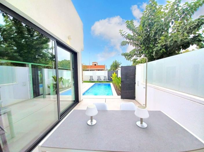 Image No.6-3 Bed Villa for sale