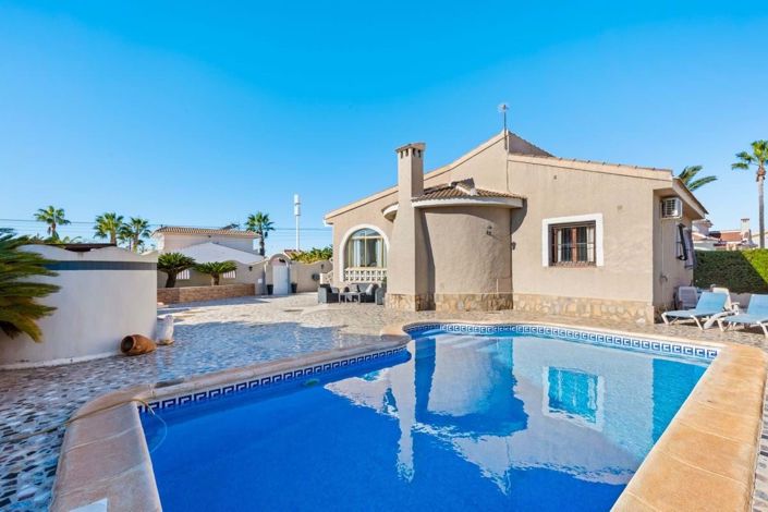 Image No.1-3 Bed Villa for sale