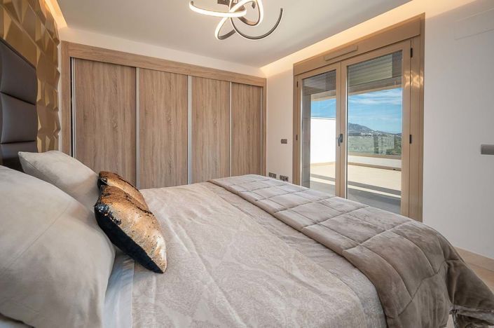 Image No.17-3 Bed Apartment for sale