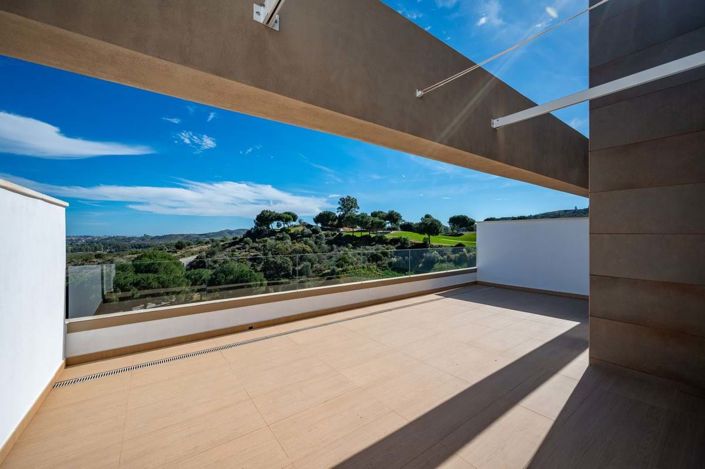 Image No.21-3 Bed Apartment for sale