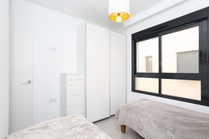 Image No.21-2 Bed Apartment for sale