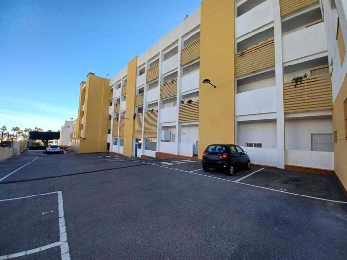 Image No.26-3 Bed Apartment for sale