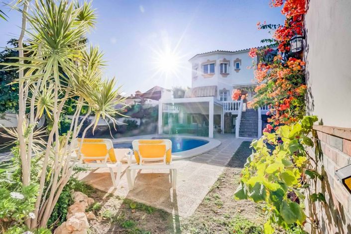 Image No.15-4 Bed Villa for sale