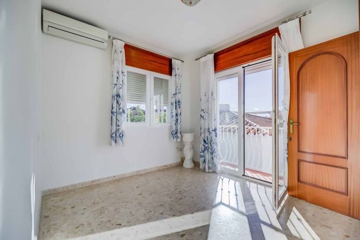 Image No.24-4 Bed Villa for sale