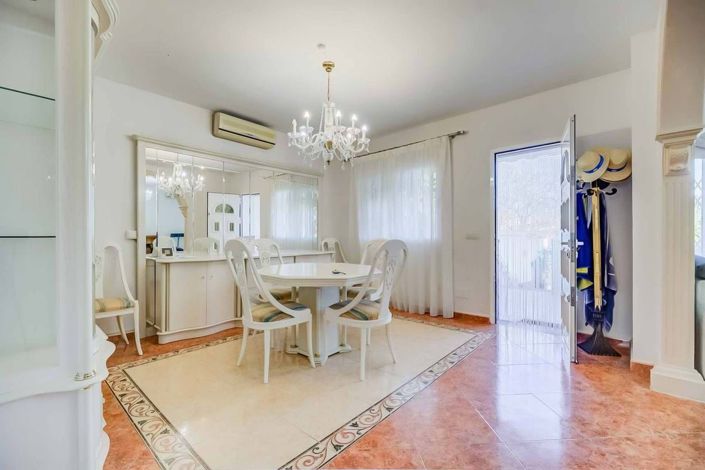 Image No.3-4 Bed Villa for sale