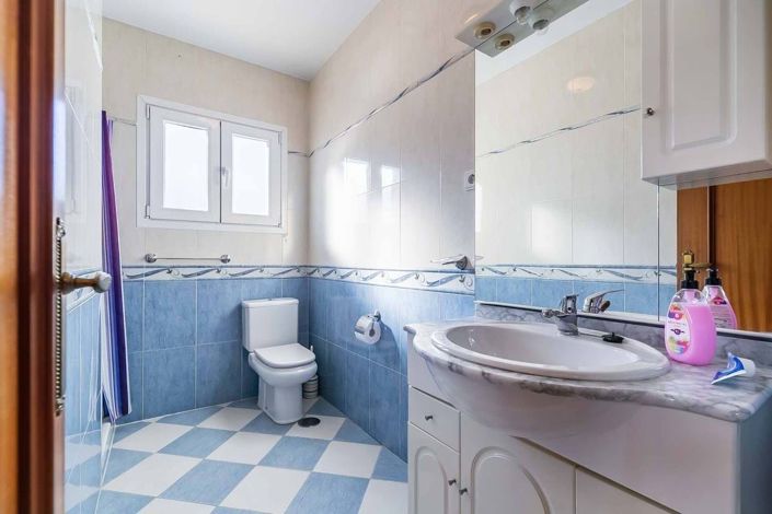 Image No.30-4 Bed Villa for sale