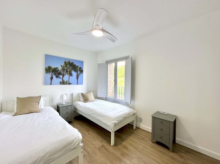 Image No.13-4 Bed Townhouse for sale