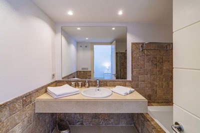 1447-527816-78d1f4f8b6655591b02d22fabb36a692d