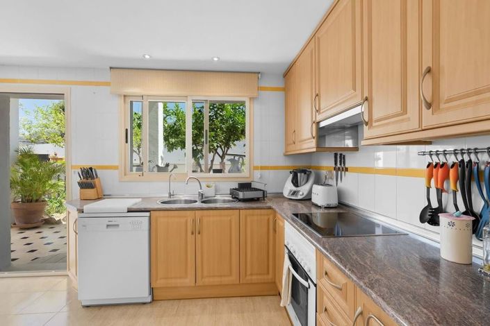 Image No.7-Maison de ville de 4 chambres à vendre à Estepona