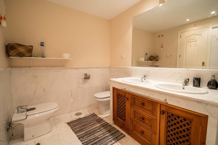 Image No.27-2 Bed Apartment for sale