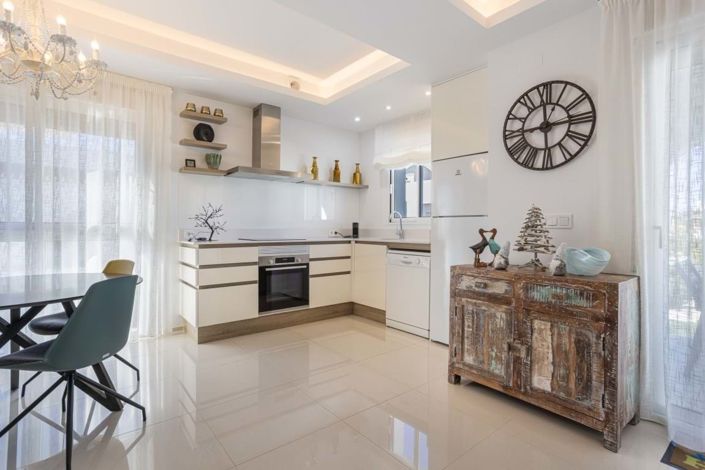 Image No.10-2 Bed Apartment for sale