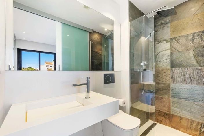 Image No.18-2 Bed Apartment for sale