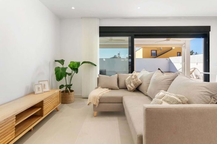 Image No.8-3 Bed Villa for sale