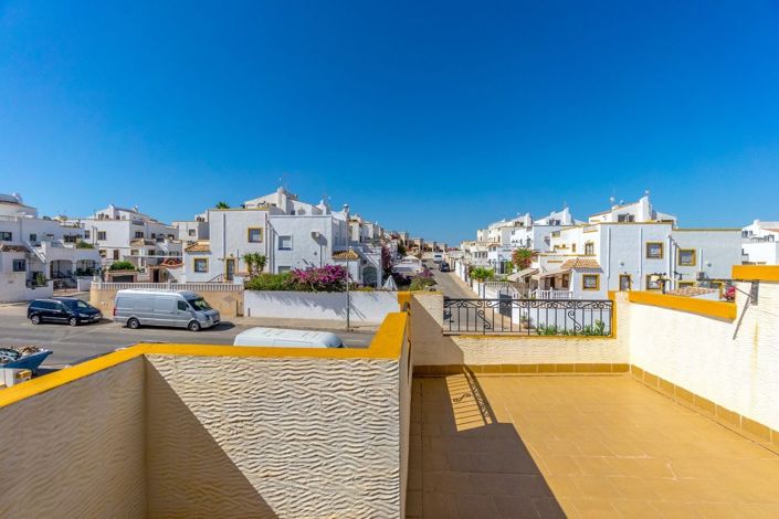 Image No.14-3 Bed Townhouse for sale