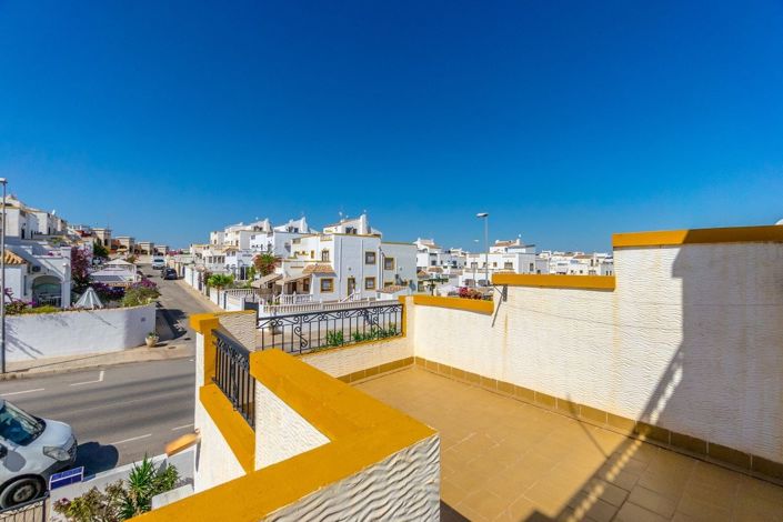 Image No.17-3 Bed Townhouse for sale