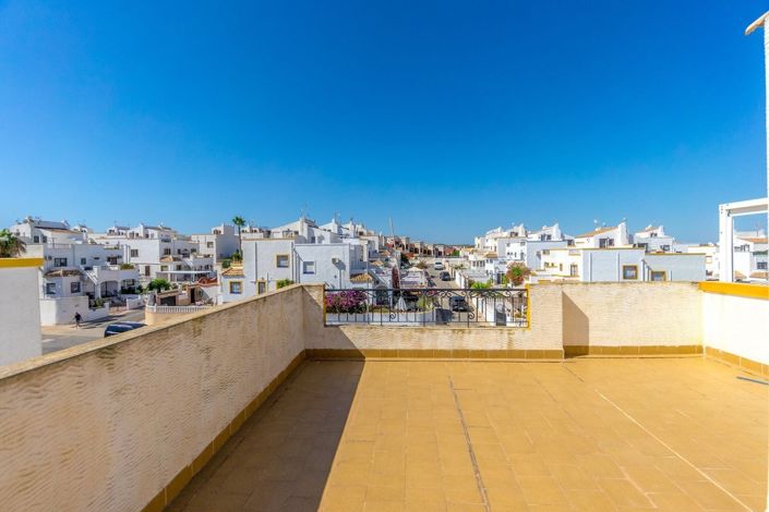 Image No.18-3 Bed Townhouse for sale