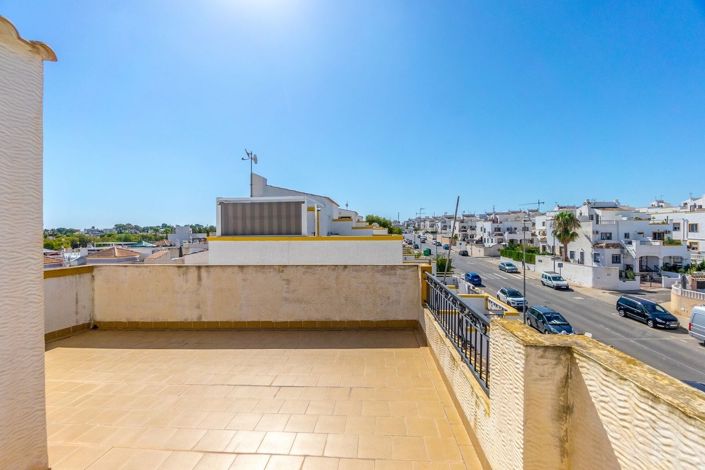 Image No.19-3 Bed Townhouse for sale