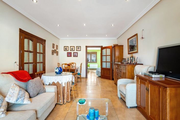 Image No.3-4 Bed Villa for sale