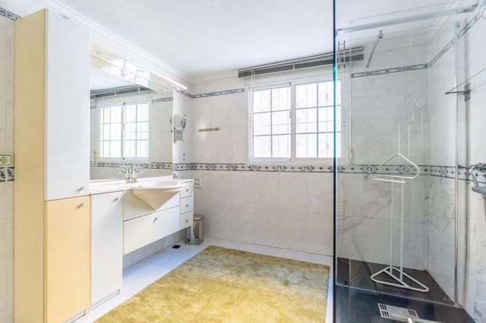 Image No.18-4 Bed Villa for sale