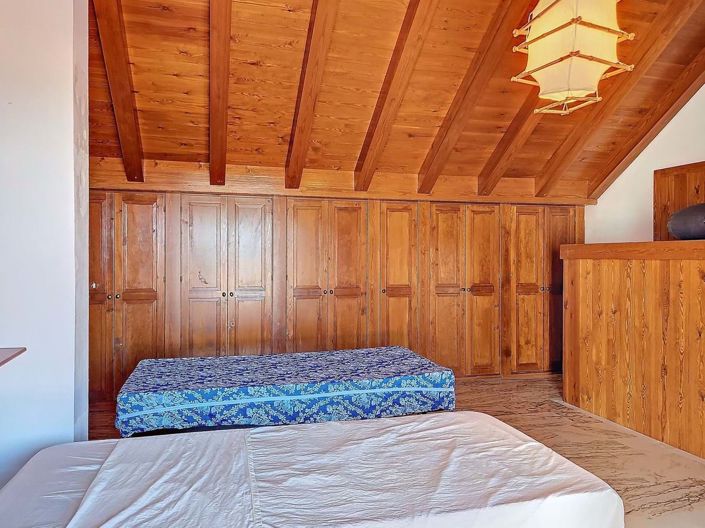 Image No.13-4 Bed Townhouse for sale